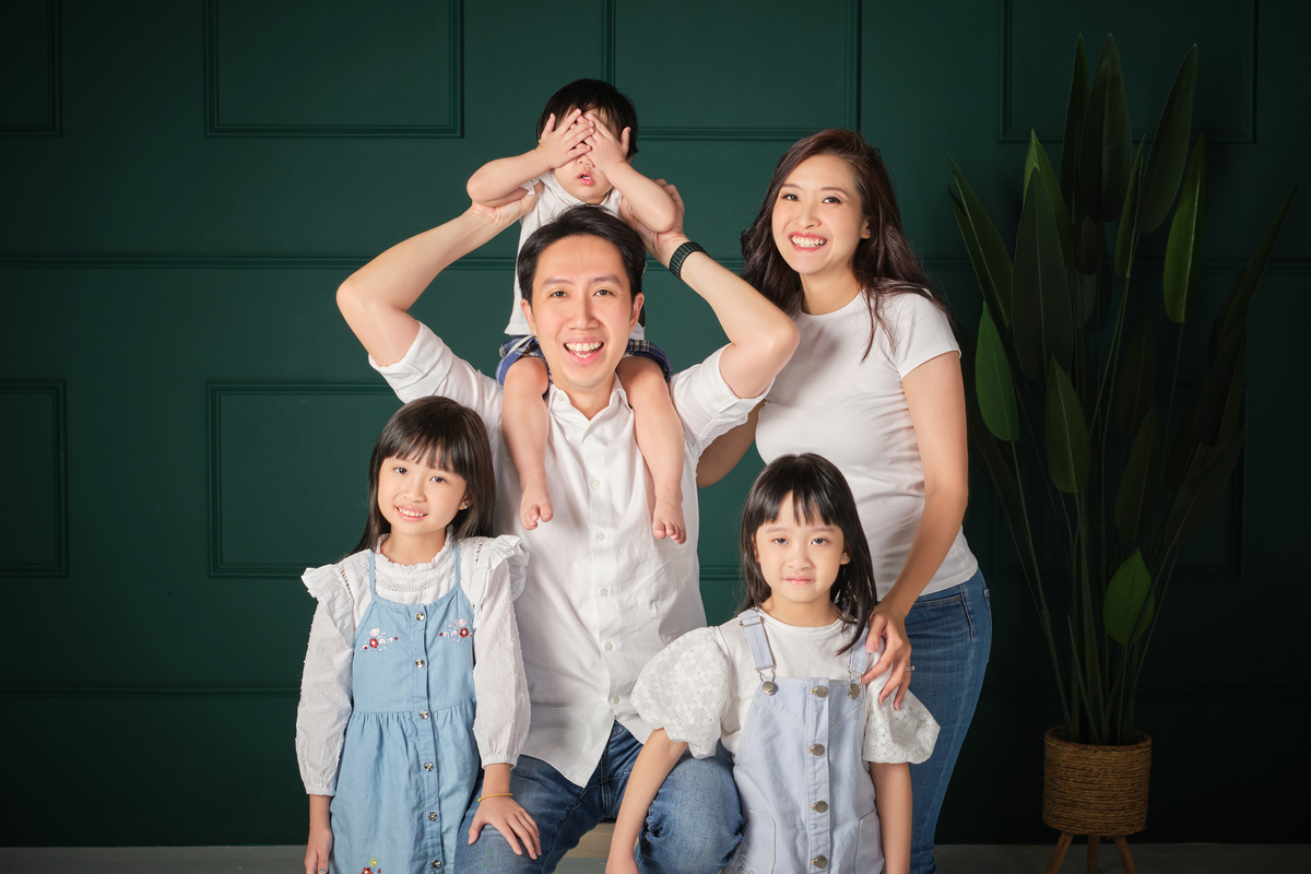 Chen Ee's Family